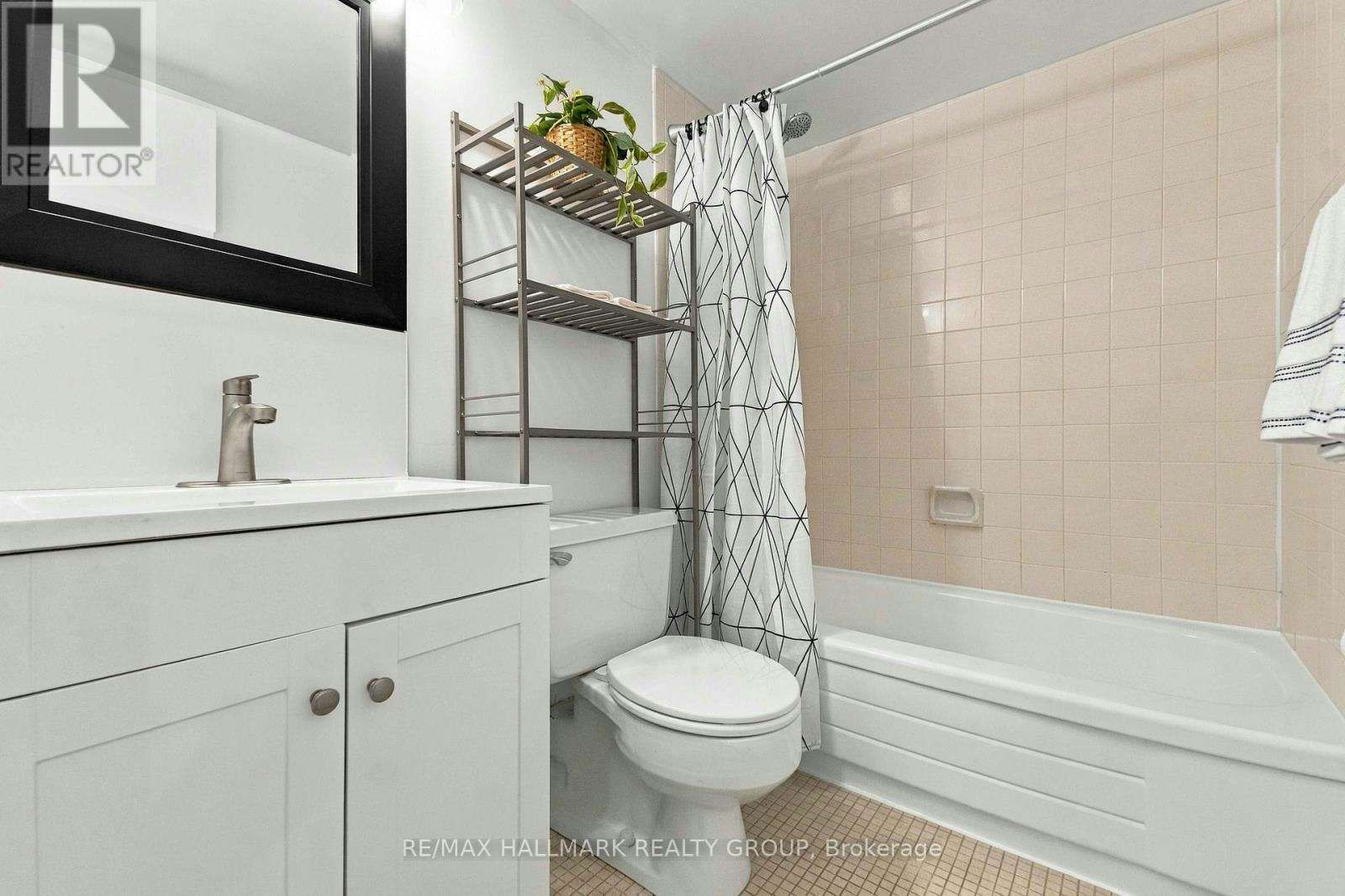 1007-2400 Virginia Drive, Ottawa, ON, K1H 8L3 - 17