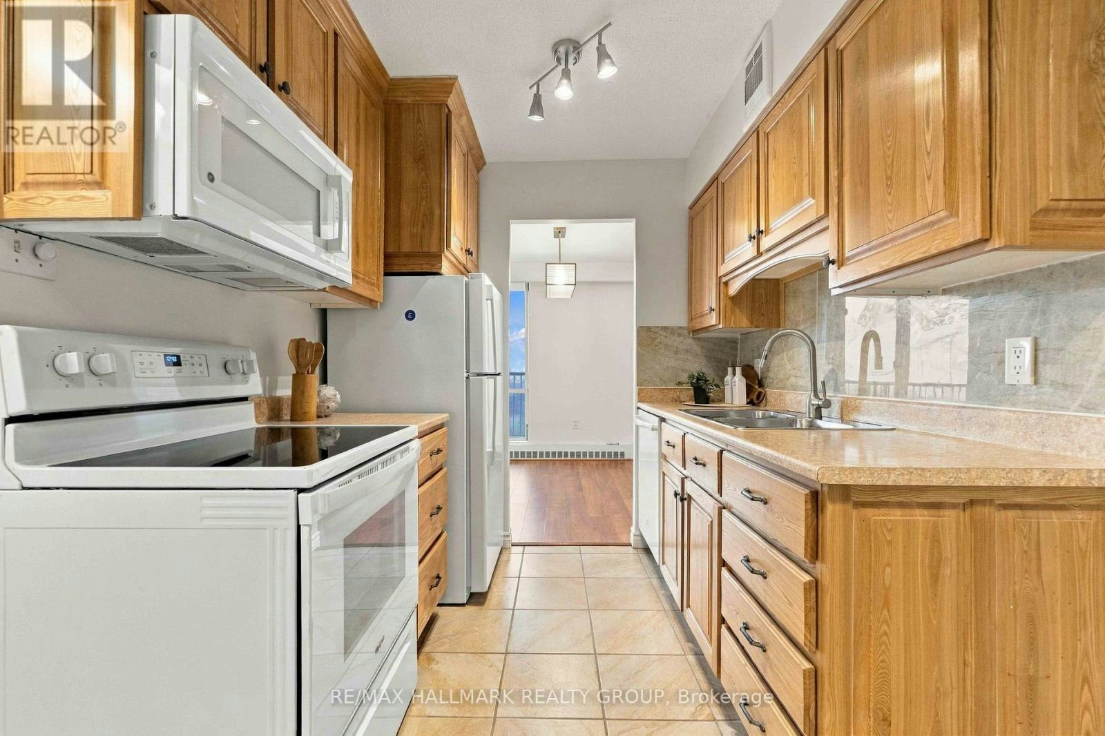1007-2400 Virginia Drive, Ottawa, ON, K1H 8L3 - 15