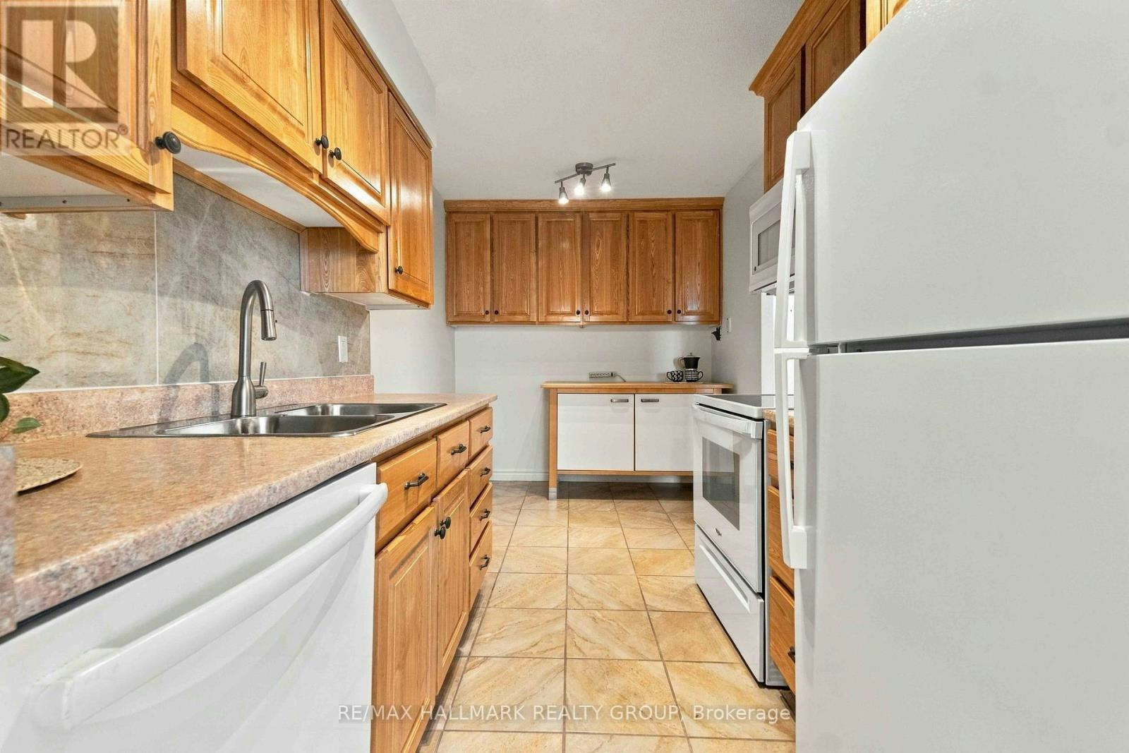 1007-2400 Virginia Drive, Ottawa, ON, K1H 8L3 - 14