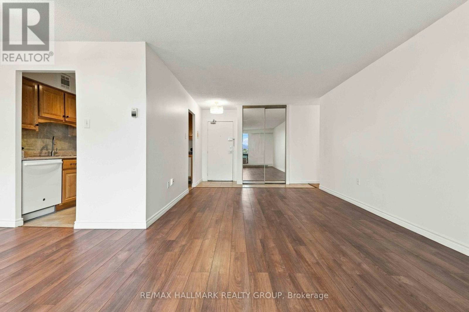 1007-2400 Virginia Drive, Ottawa, ON, K1H 8L3 - 11
