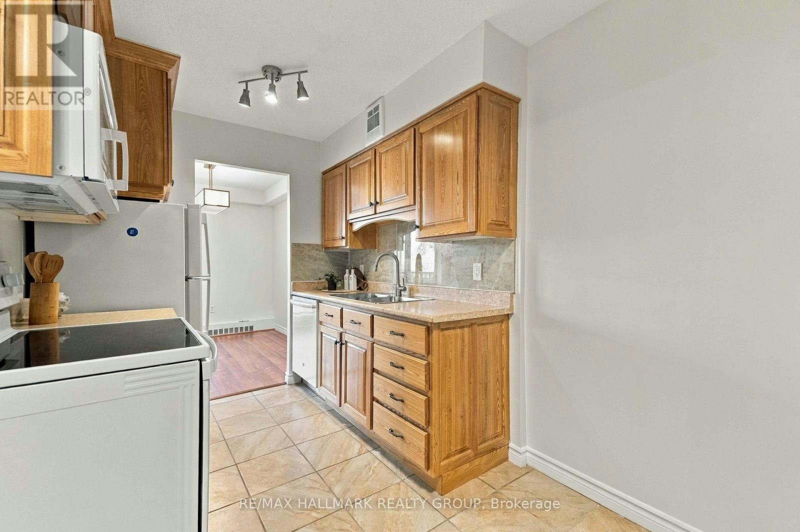 1007-2400 Virginia Drive, Ottawa, ON, K1H 8L3 - 16