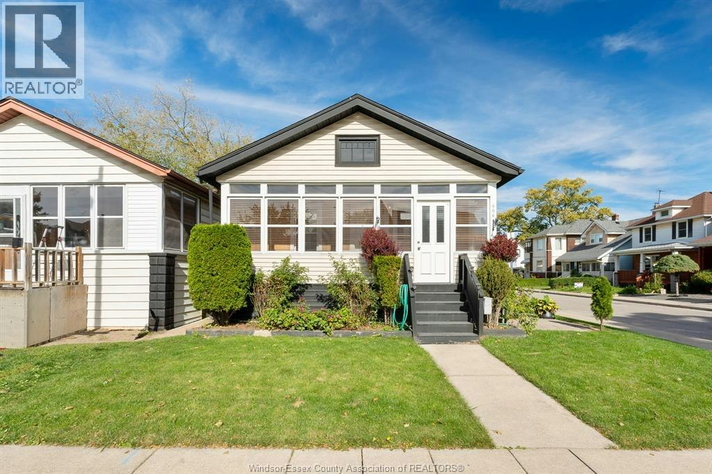 404 Caroline Street, Windsor, ON, N9A 6A6