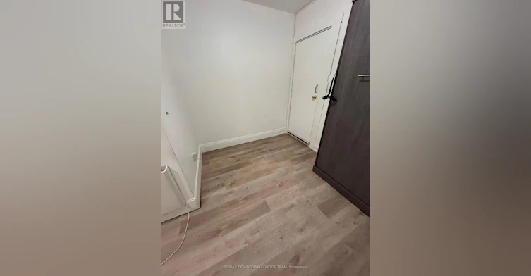 17-917 St Clair Avenue W, Toronto, ON, M6C 1C7 - 10