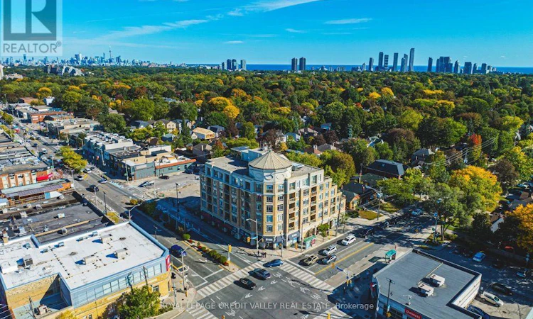 202-935 Royal York Road E