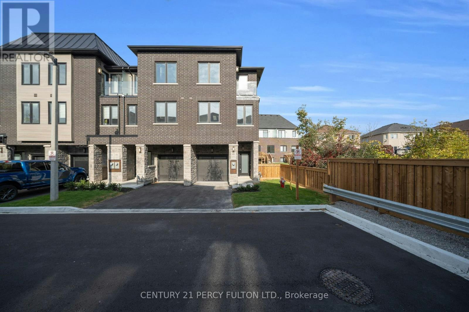 6-6635 Clock Court, Mississauga, ON, L5W 1N2