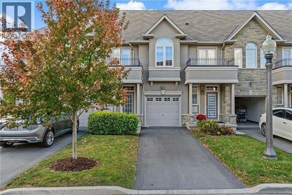 8-370 Stonehenge Drive, Hamilton, ON, L9K 0H9