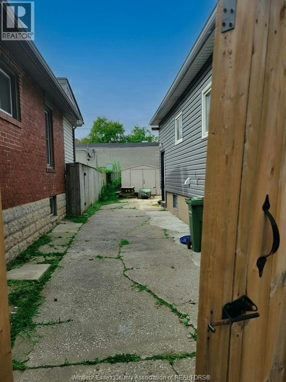 561 Josephine, Windsor, ON, N9B 2K9 - 11