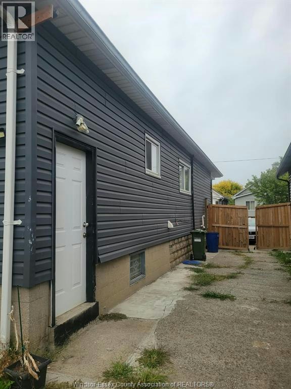 561 Josephine, Windsor, ON, N9B 2K9 - 10