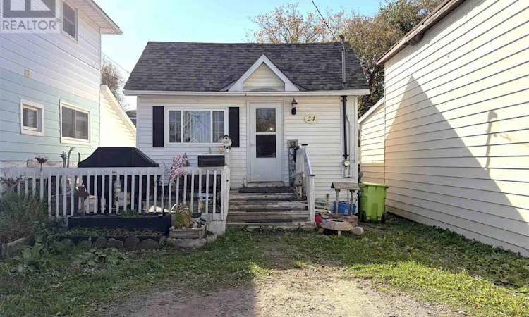 24 Pardee Avenue