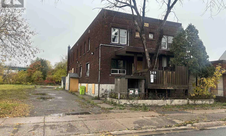 569 Queen Street N