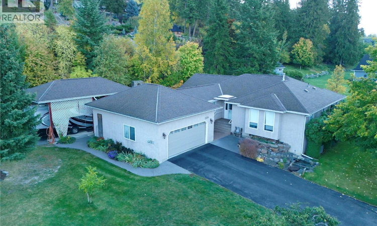 1334 N 8th Avenue