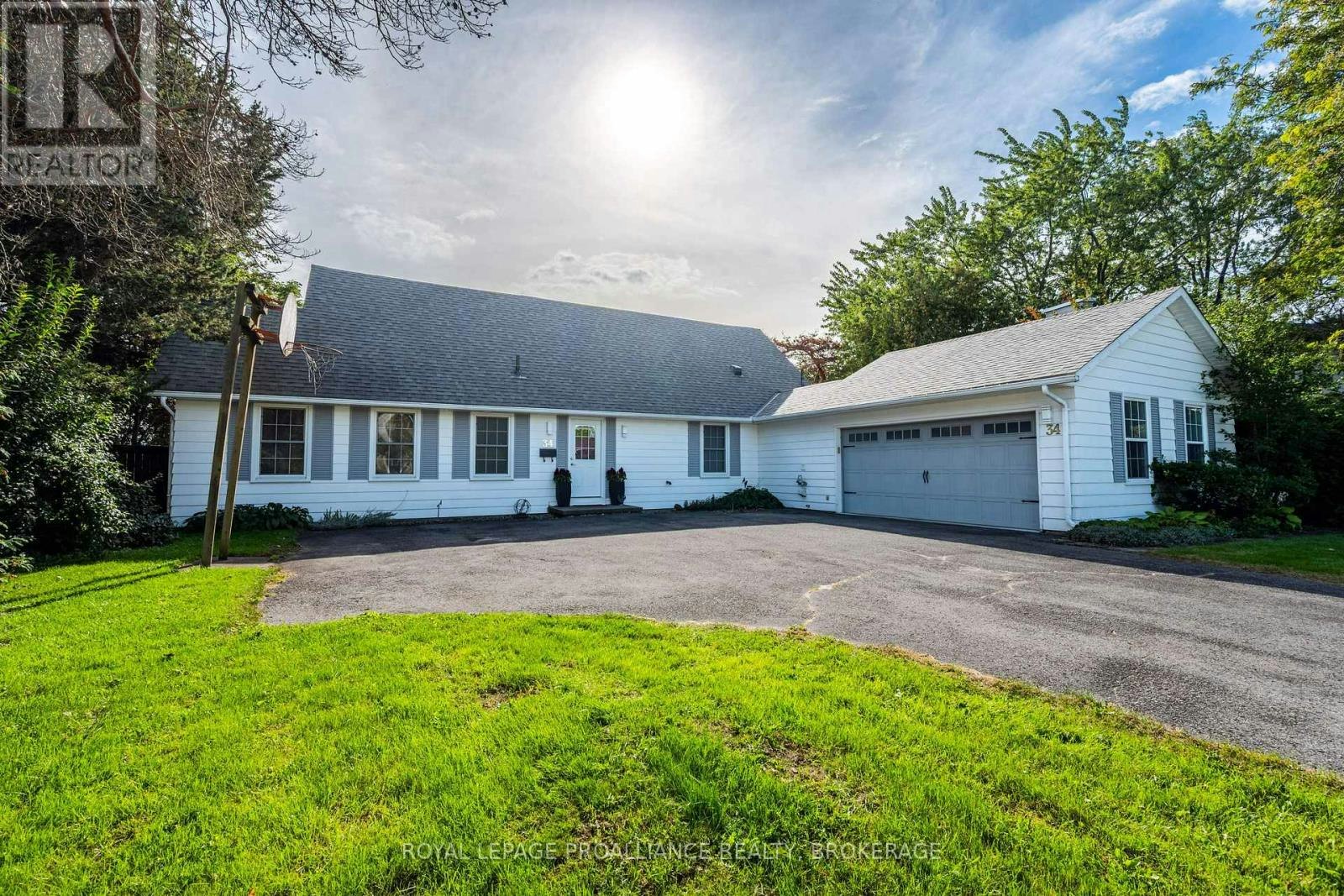 34 Cambridge Crescent, Loyalist, ON, K7N 1R3