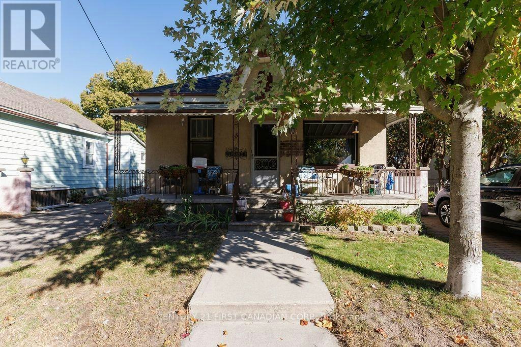 13 Springbank Drive, London, ON, N6J 1E1