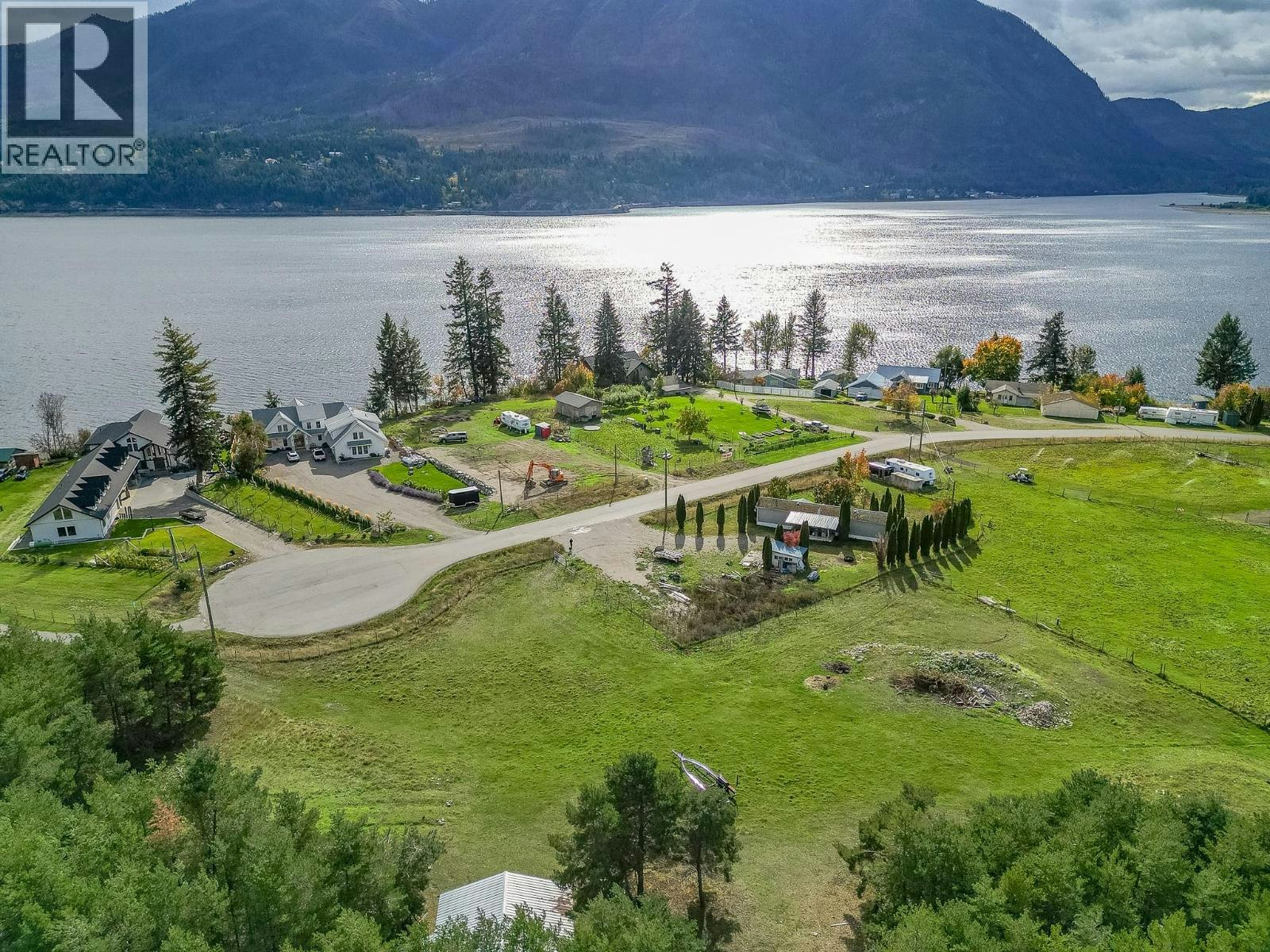2841 Simpson Road, Lee Creek, BC, V0E 1M4 - 30