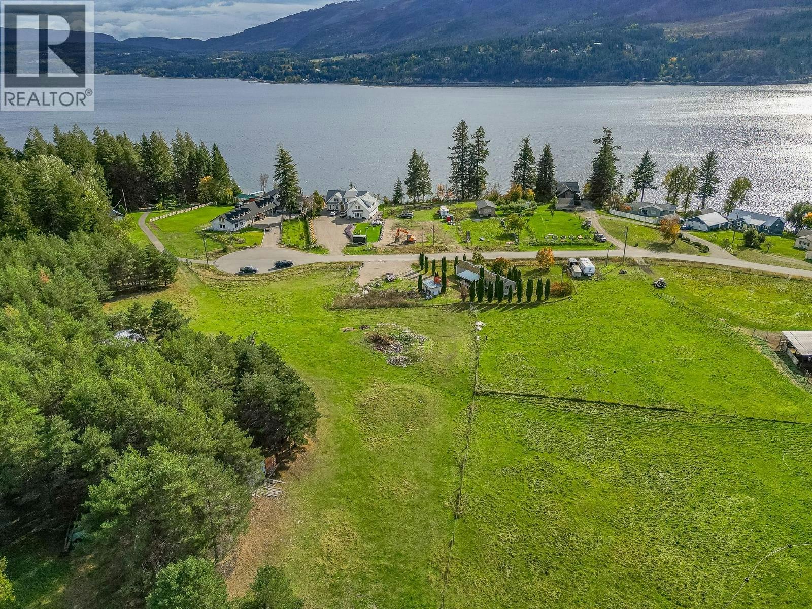 2841 Simpson Road, Lee Creek, BC, V0E 1M4 - 31