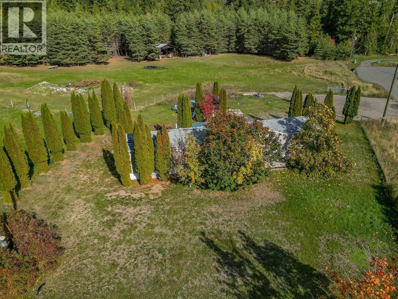 2841 Simpson Road, Lee Creek, BC, V0E 1M4 - 44