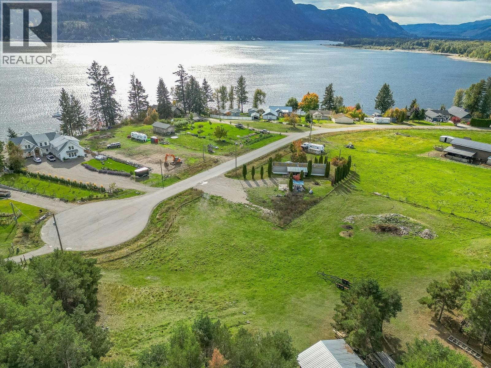 2841 Simpson Road, Lee Creek, BC, V0E 1M4 - 29