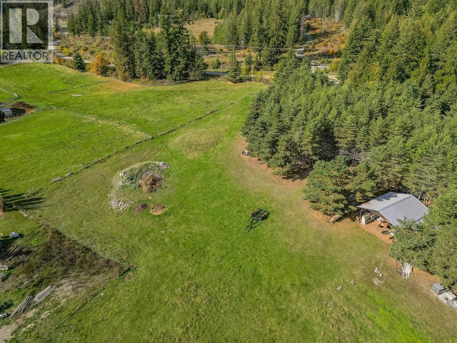 2841 Simpson Road, Lee Creek, BC, V0E 1M4 - 41