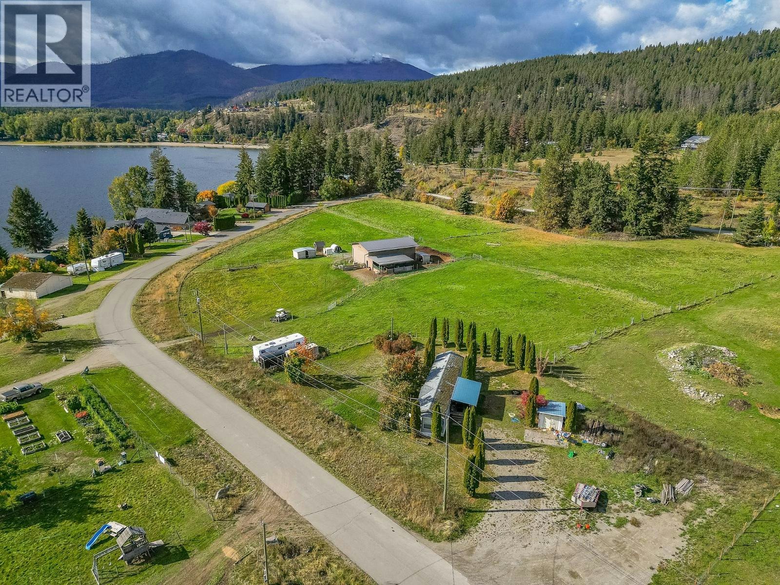 2841 Simpson Road, Lee Creek, BC, V0E 1M4 - 40