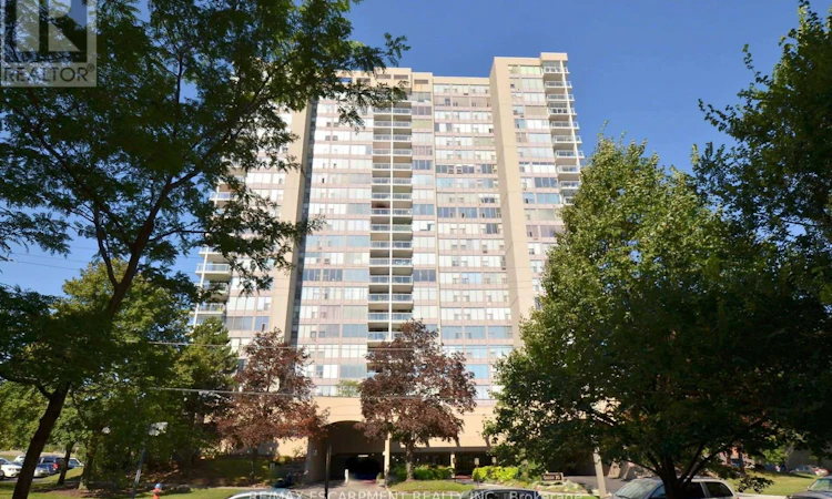 1203-75 Queen Street N