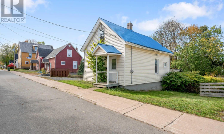 377 Macdonald Street