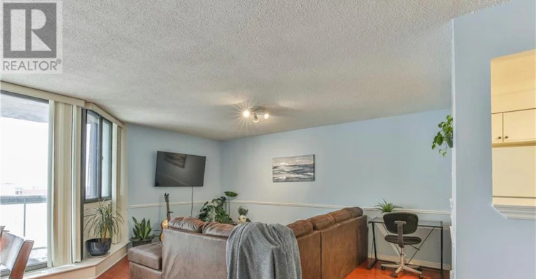 1703-323 Colborne Street, London, ON, N6B 3N8 - 3