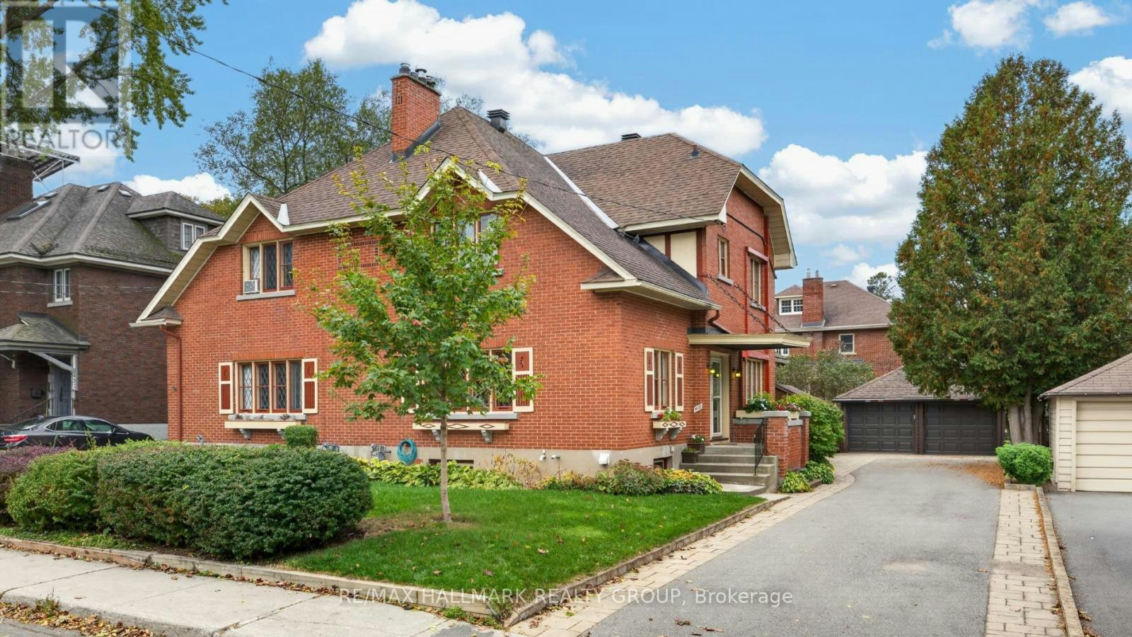 418 Hamilton Avenue S, Ottawa, ON, K1Y 1E3