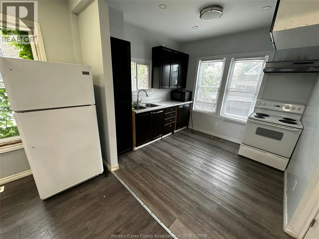 3114 Peter Street, Windsor, ON, N9C 1H3 - 2