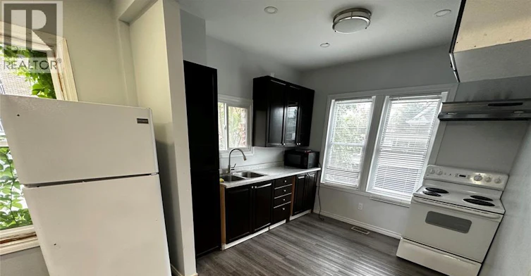 3114 Peter Street, Windsor, ON, N9C 1H3 - 2