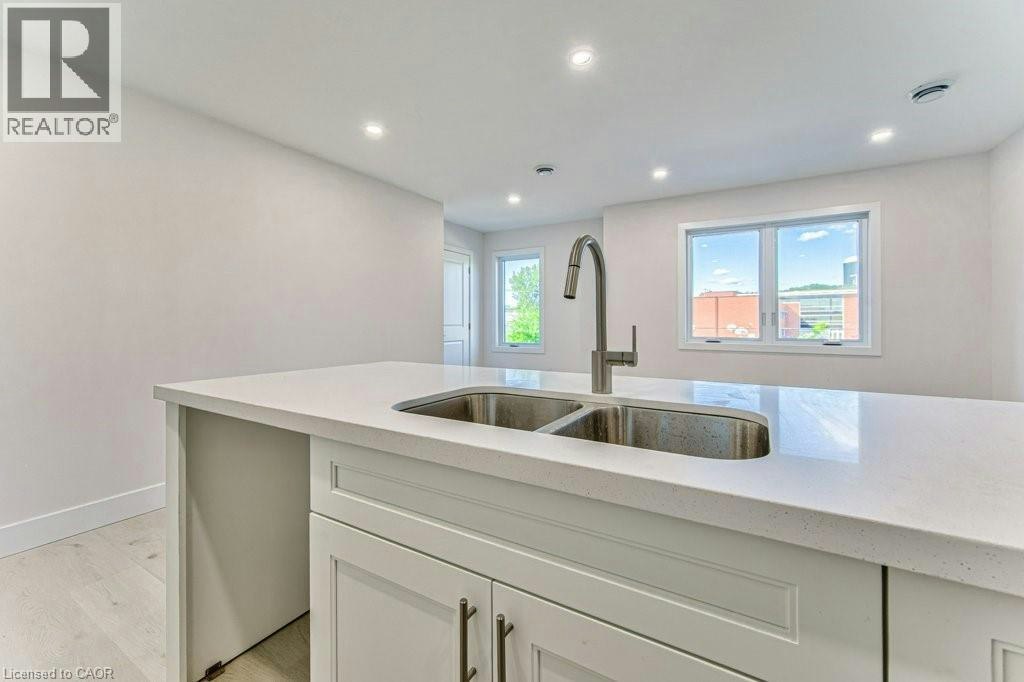 2-66 Gage Avenue, Kitchener, ON, N2G 2E2 - 4