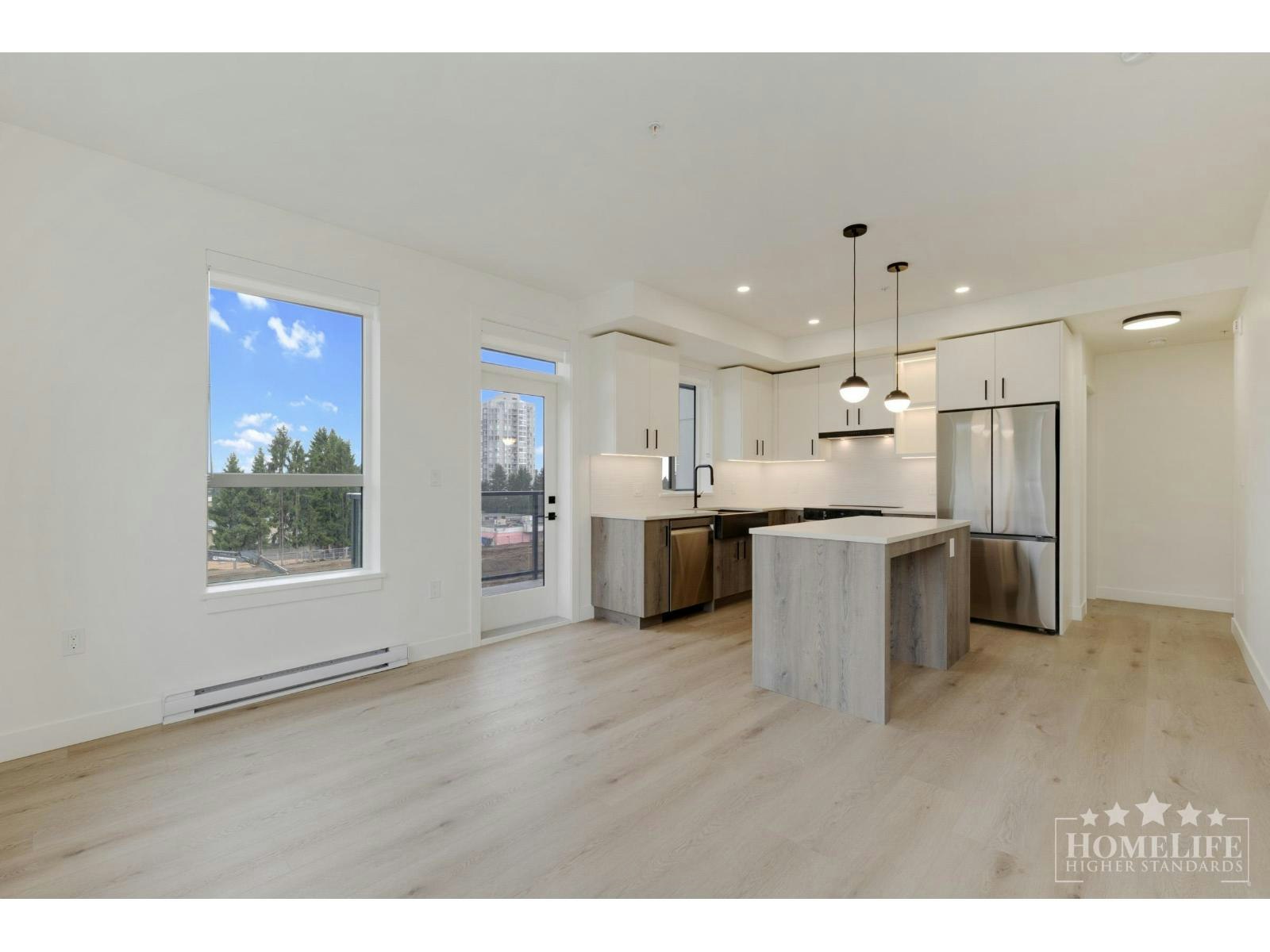 302-10425 147 Street, Surrey, BC, V3R 0J9 - 4