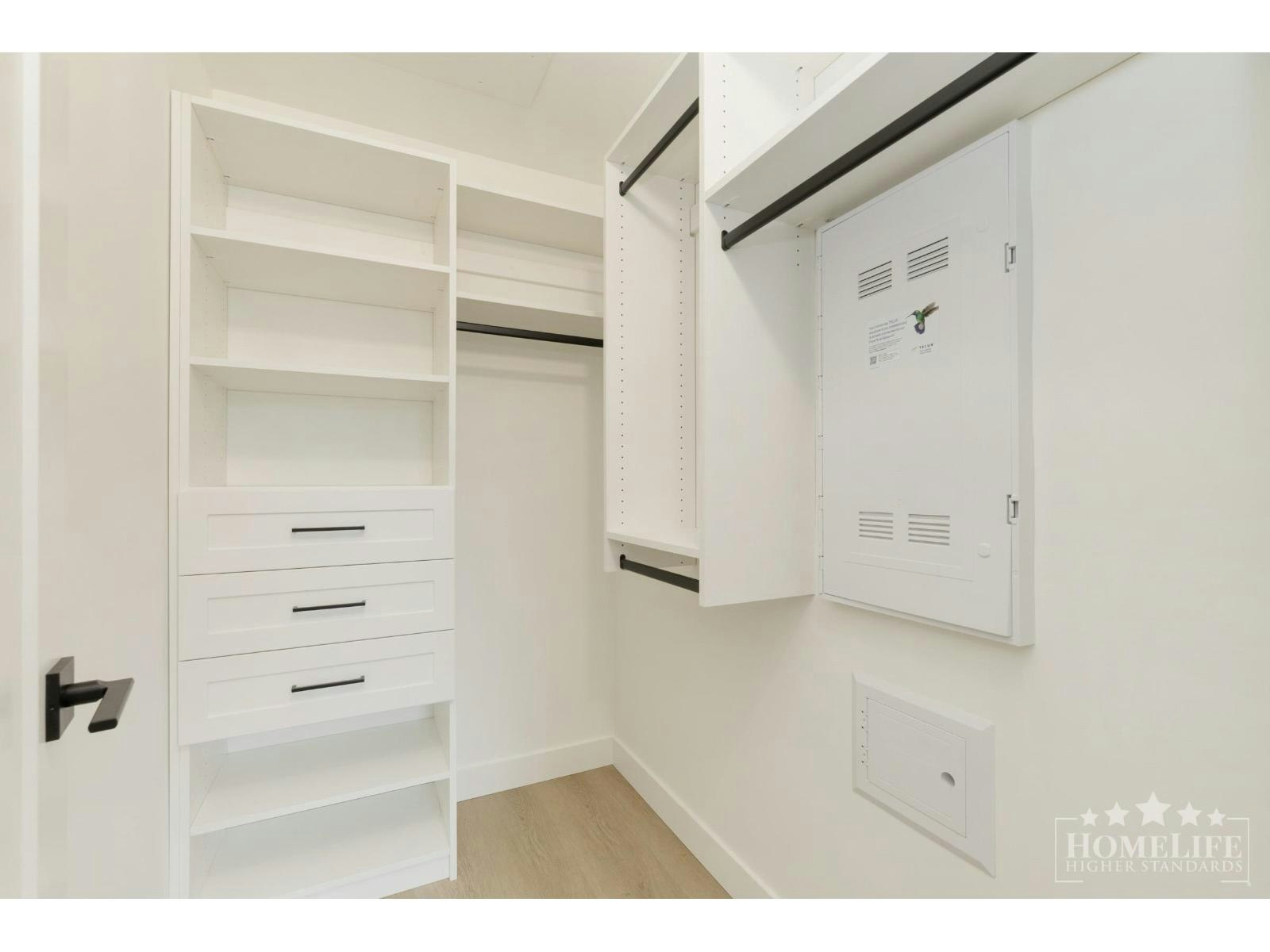 302-10425 147 Street, Surrey, BC, V3R 0J9 - 10