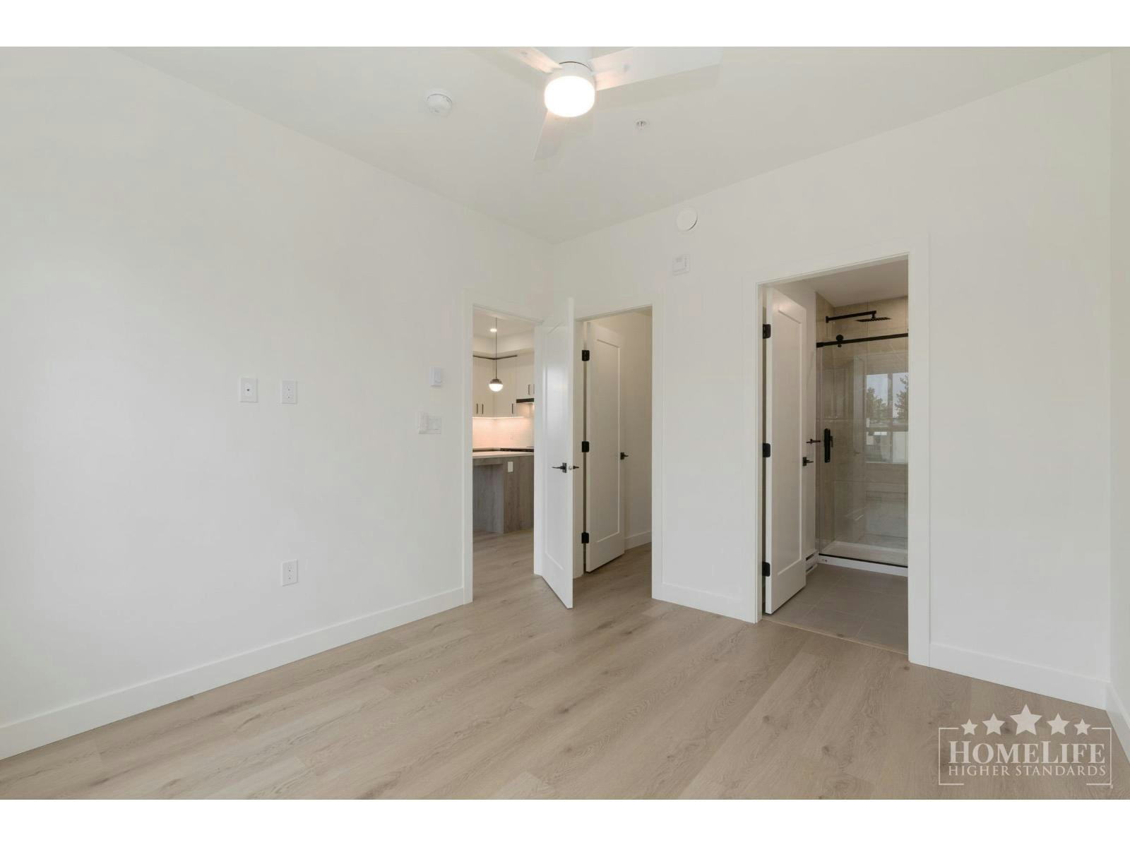 302-10425 147 Street, Surrey, BC, V3R 0J9 - 9