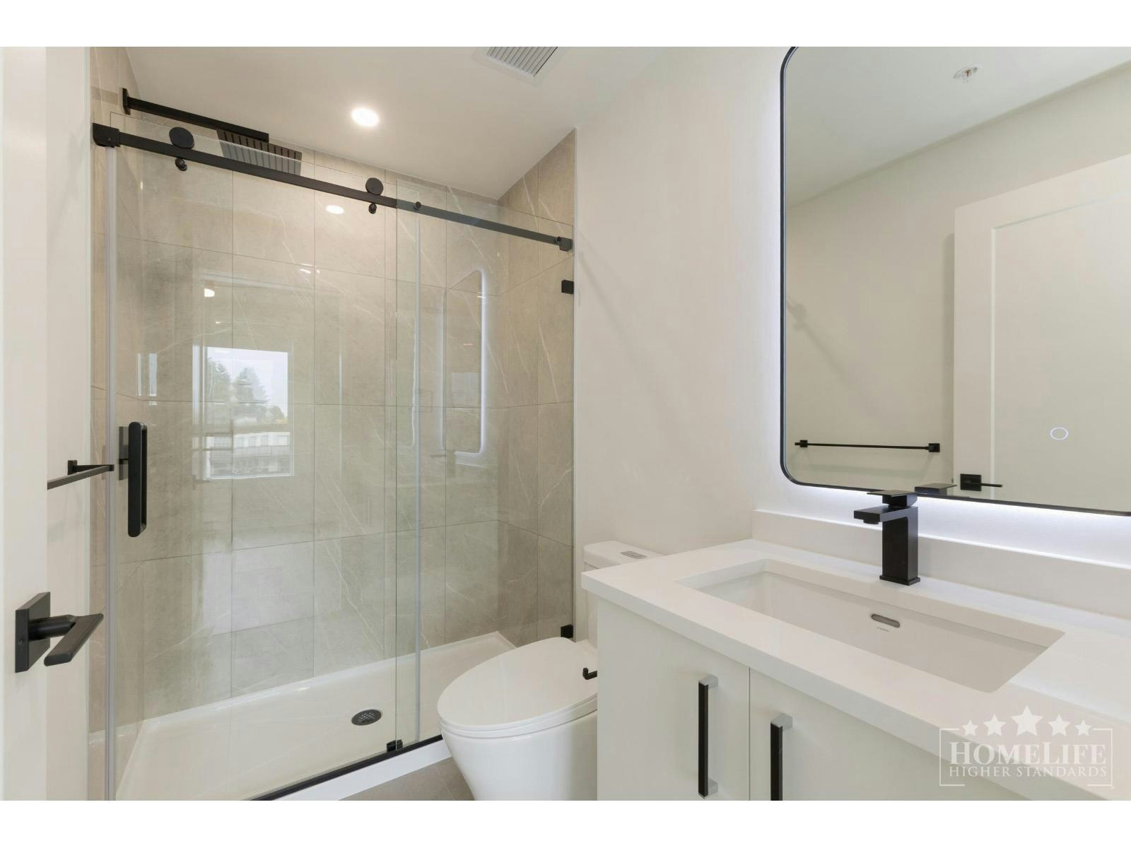 302-10425 147 Street, Surrey, BC, V3R 0J9 - 11