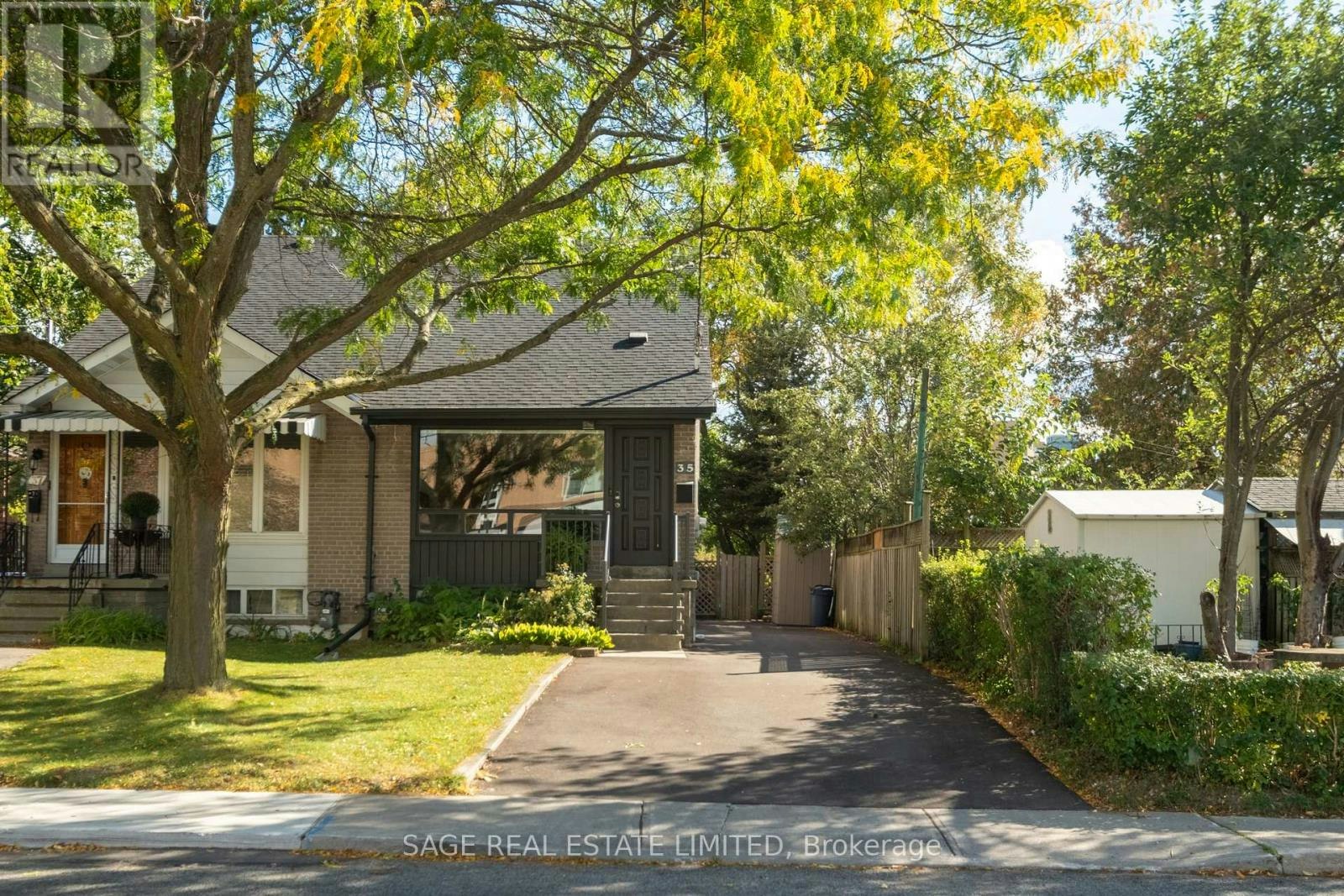 35 Chapman Avenue, Toronto, ON, M4B 1C4