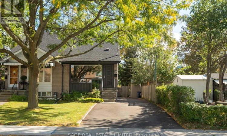 35 Chapman Avenue