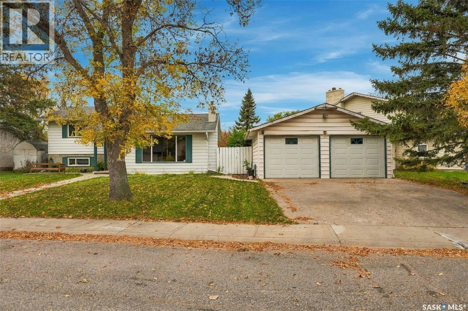 59 Button Bay, Regina, SK, S4T 7E2