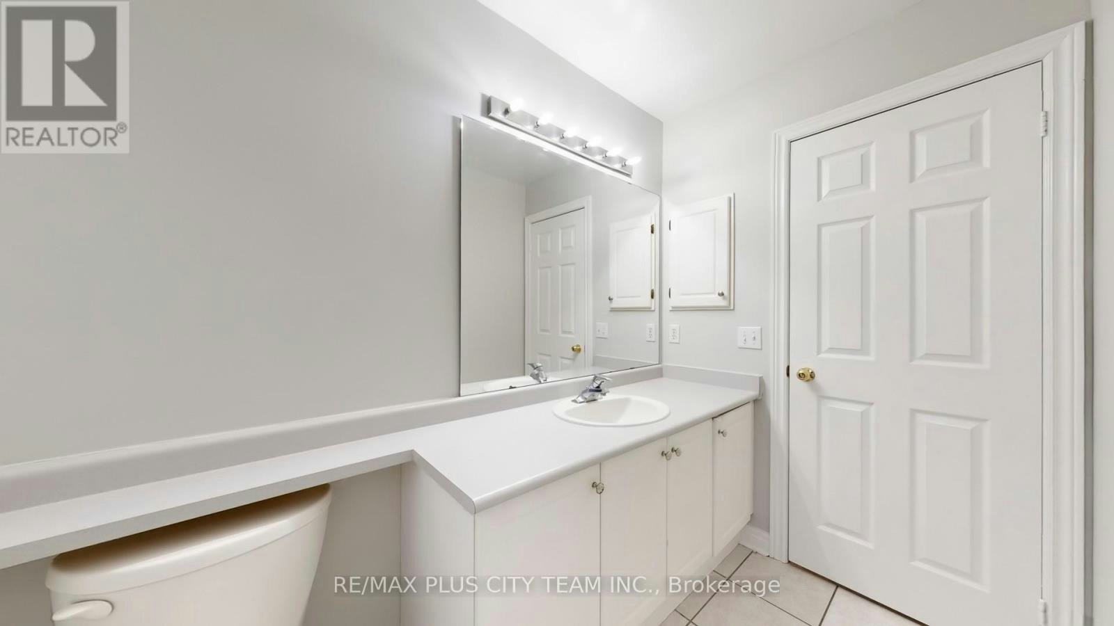 4 Slessor Lane, Brampton, ON, L6P 1M3 - 29