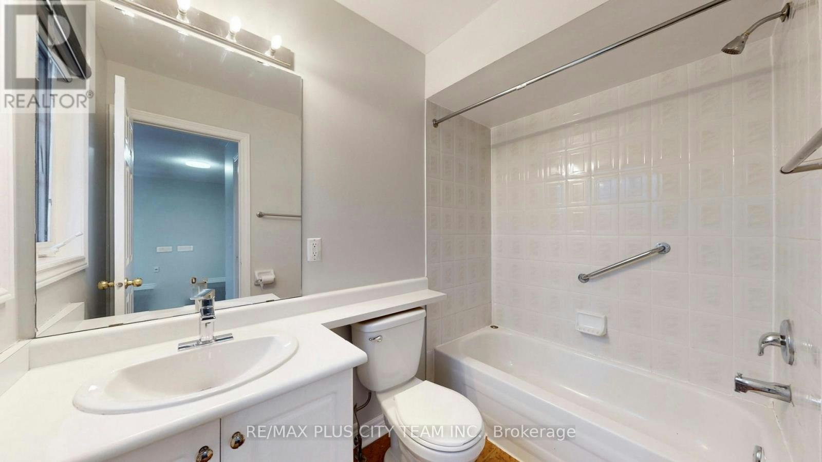 4 Slessor Lane, Brampton, ON, L6P 1M3 - 21