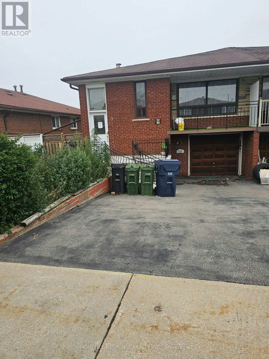 9 Songwood Drive, Toronto, ON, M9M 1X4