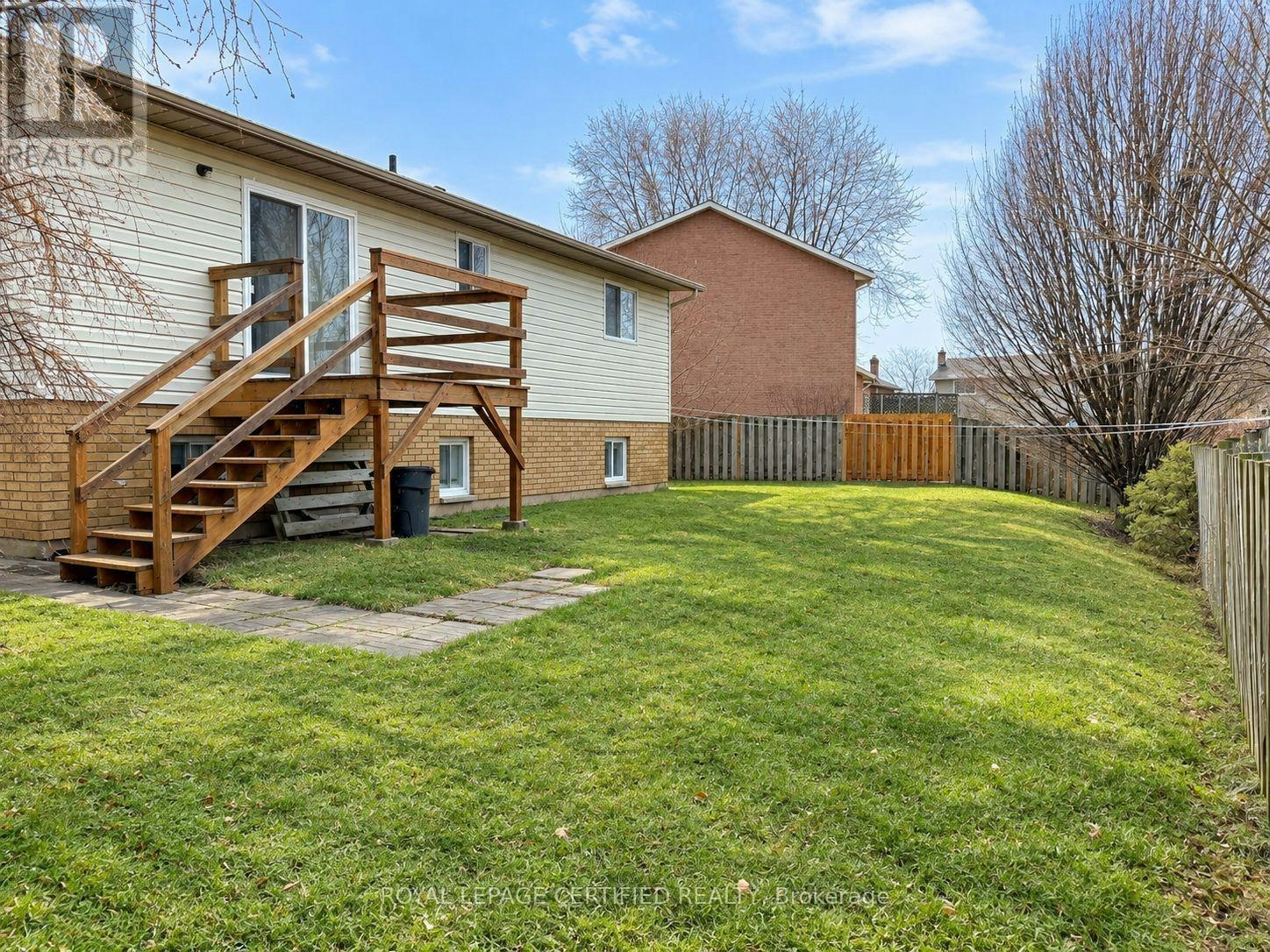 23 Hickory Court, Welland, ON, L3C 6S9 - 3