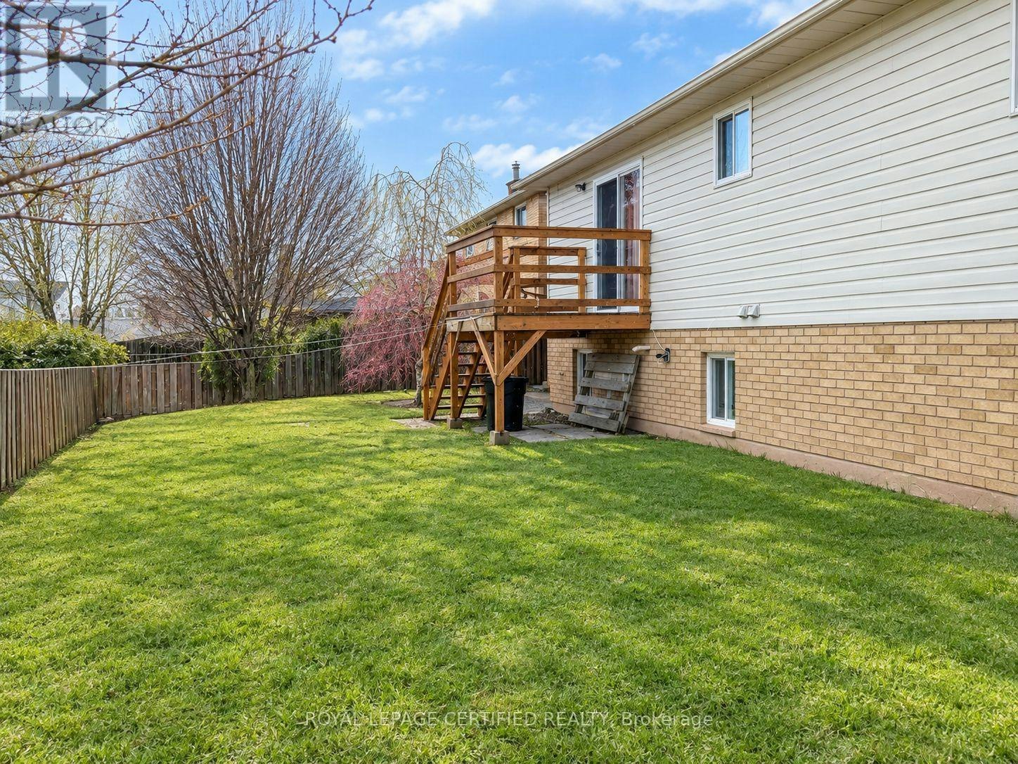 23 Hickory Court, Welland, ON, L3C 6S9 - 2