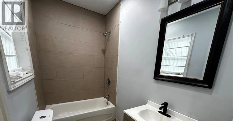 3112 Peter Street, Windsor, ON, N9C 1H3 - 4