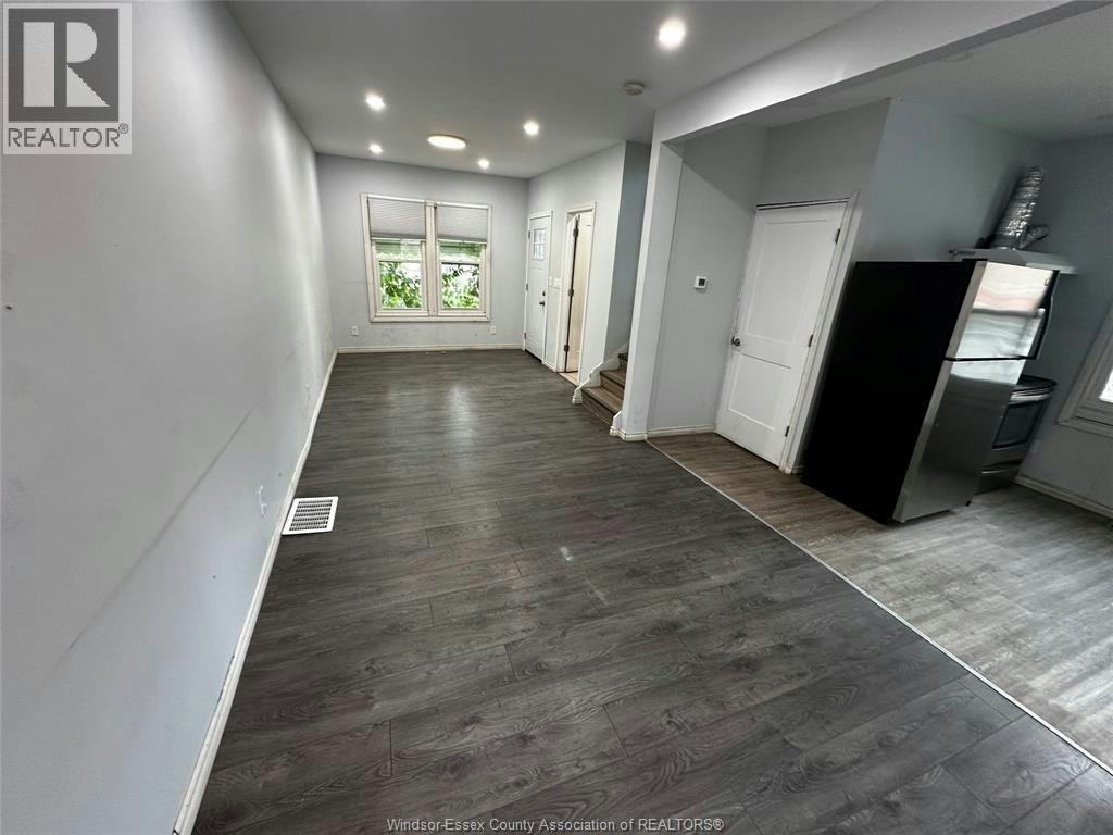 3112 Peter Street, Windsor, ON, N9C 1H3 - 2
