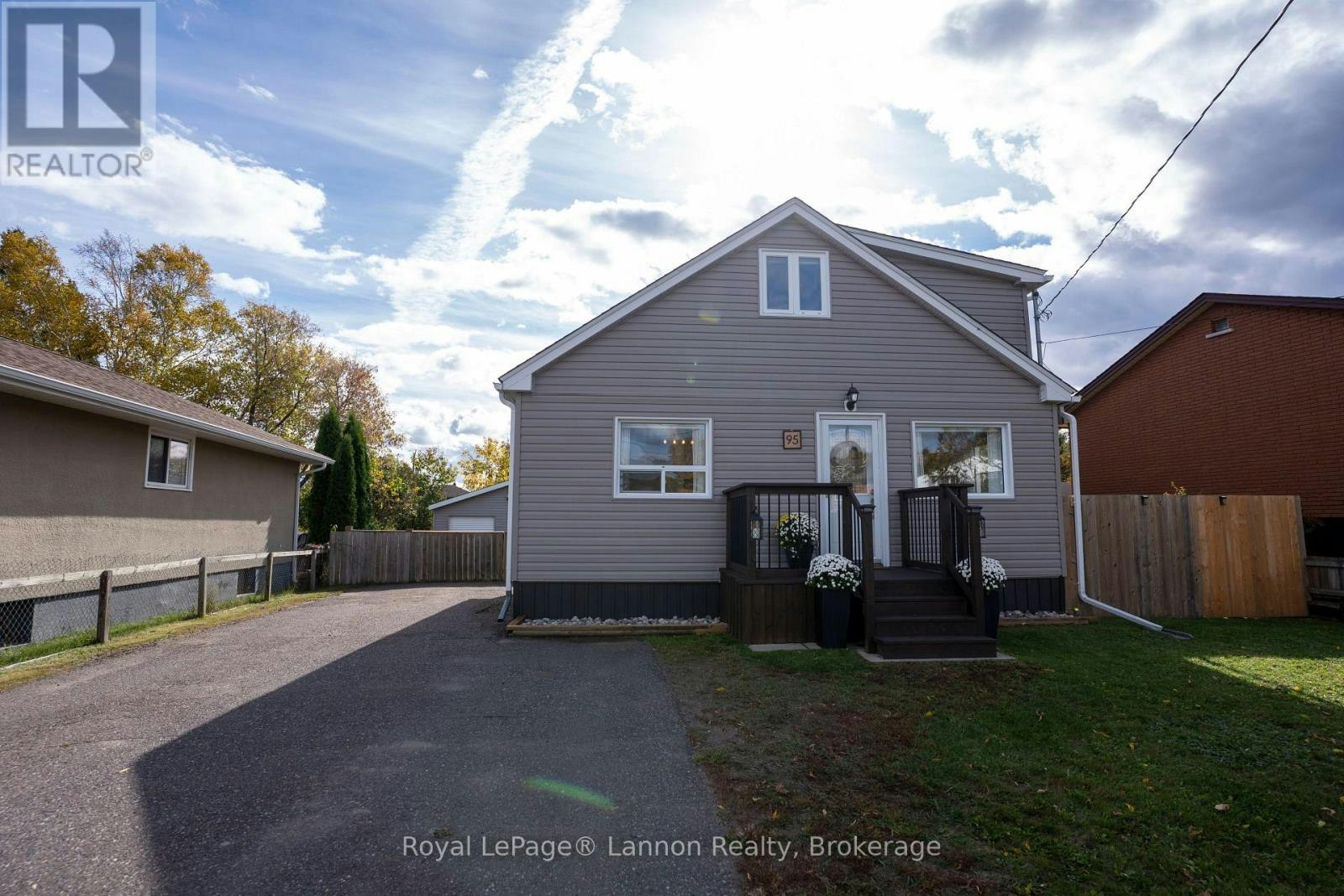95 Oswald Street, Thunder Bay, ON, P7A 6T2