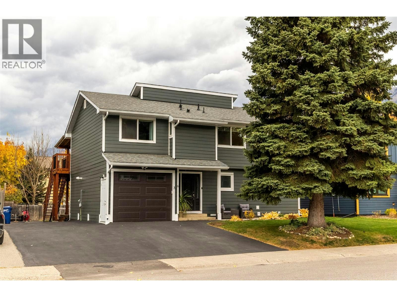 36 Mt Klauer Street, Fernie, BC, V0B 1M3