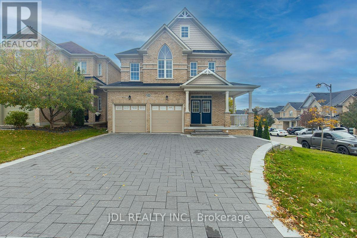 103 Herefordshire Crescent, East Gwillimbury, ON, L3X 3K8