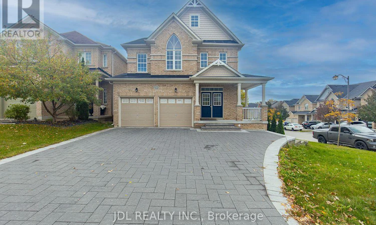 103 Herefordshire Crescent