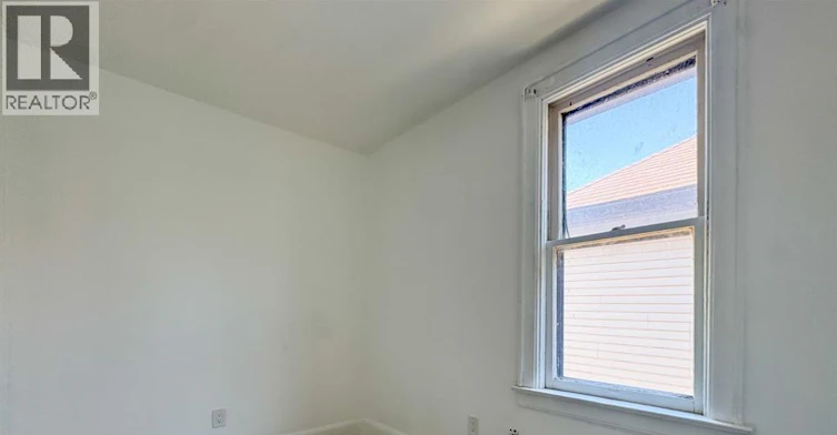 126 UPPER-130 Elm Avenue, Windsor, ON, N9A 5G8 - 11