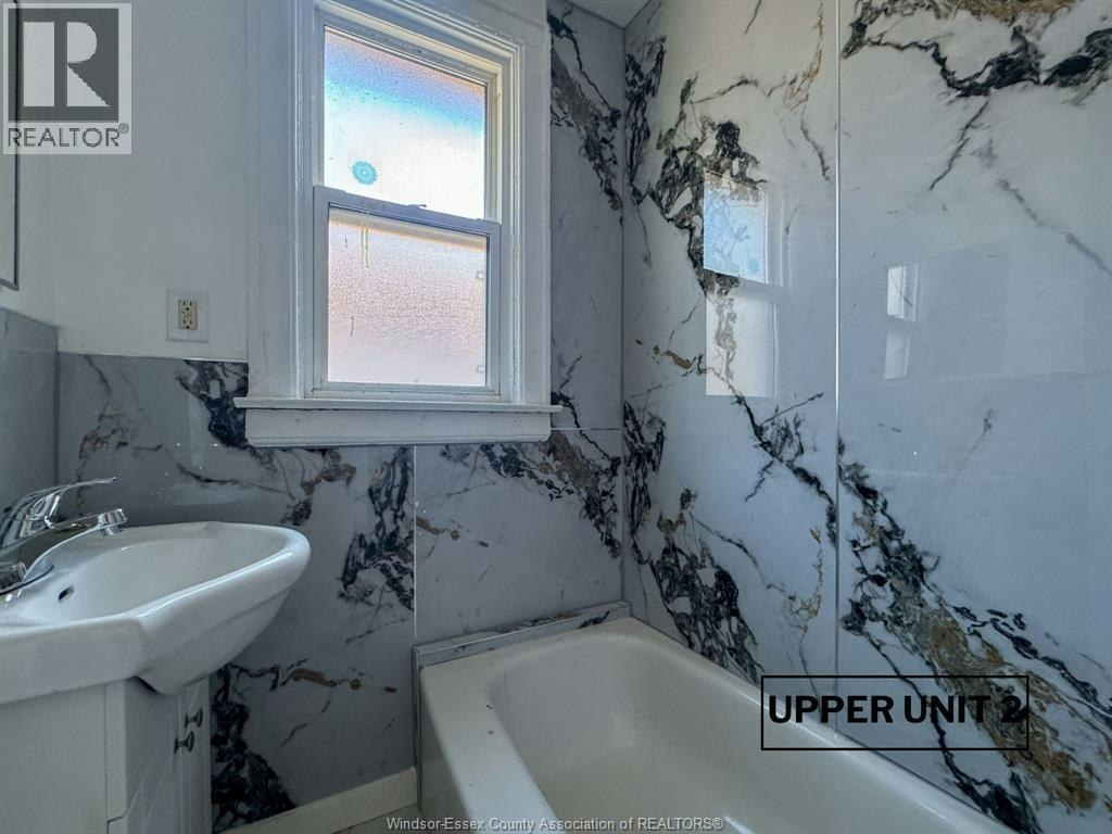 126 UPPER-130 Elm Avenue, Windsor, ON, N9A 5G8 - 10